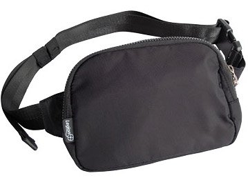 Crossbody pack in classic black with an adjustable strap for a customized fit