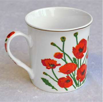 10oz coffee mug is wrapped in an elegant Poppy motif and comes packaged in a lovely matching gift box